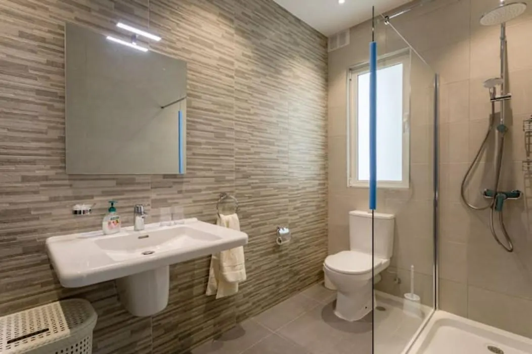 Luxury Central Hilltop Apartment With Great Views Naxxar Malta