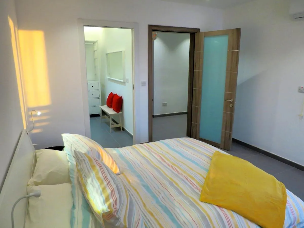 Luxury Central Hilltop Apartment With Great Views Naxxar