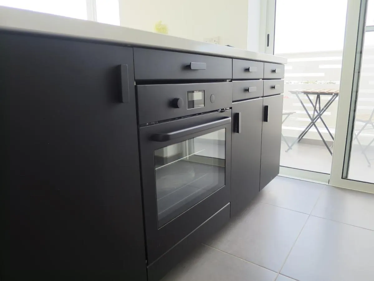Luxury Central Hilltop Apartment With Great Views Naxxar Malta