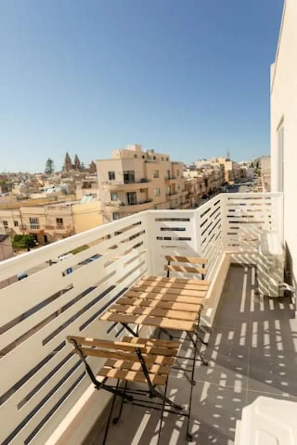 Luxury Central Hilltop Apartment With Great Views Naxxar 0*,