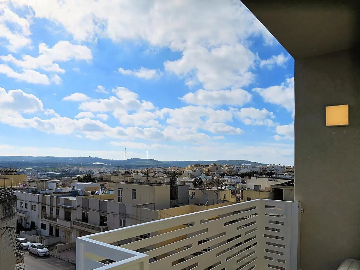 Luxury Central Hilltop Apartment With Great Views Naxxar
