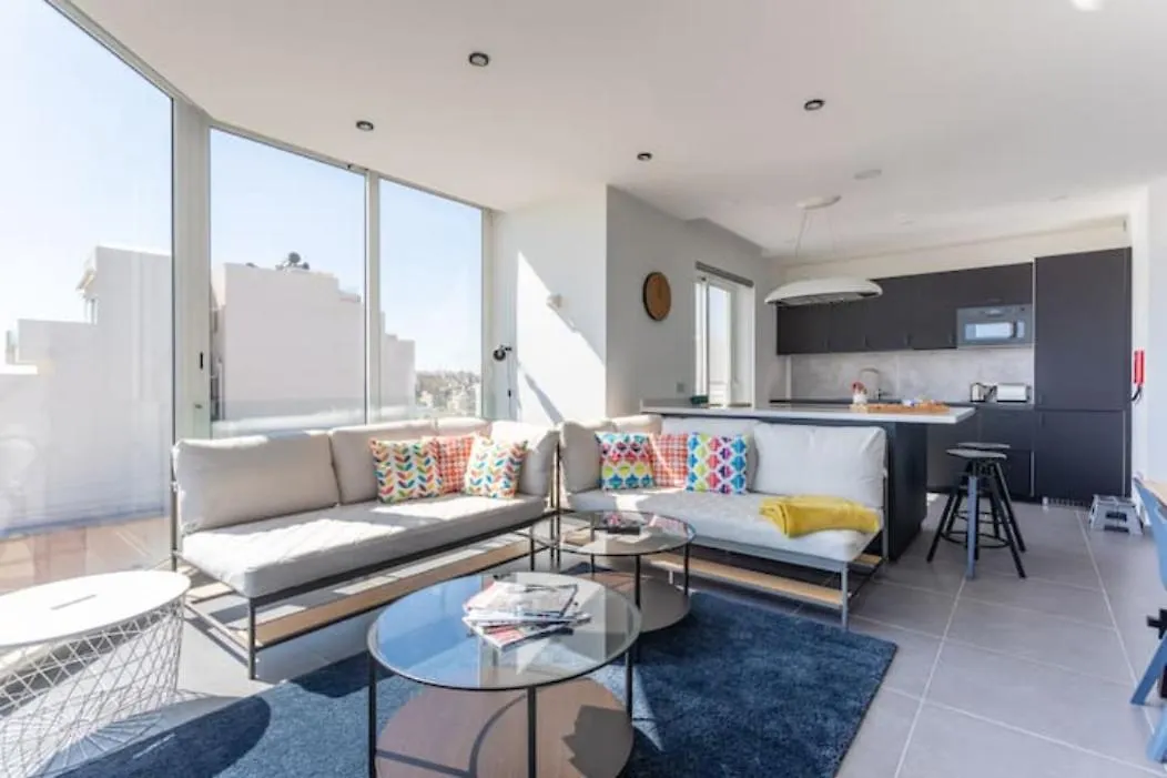 Luxury Central Hilltop Apartment With Great Views Naxxar