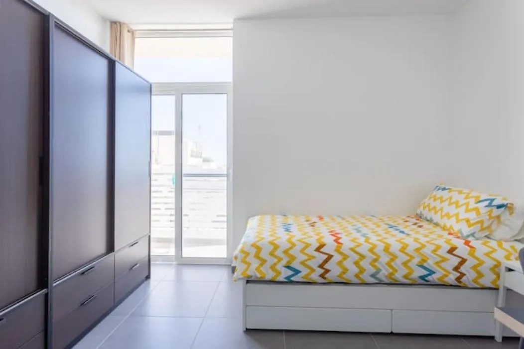 Luxury Central Hilltop Apartment With Great Views Naxxar Malta