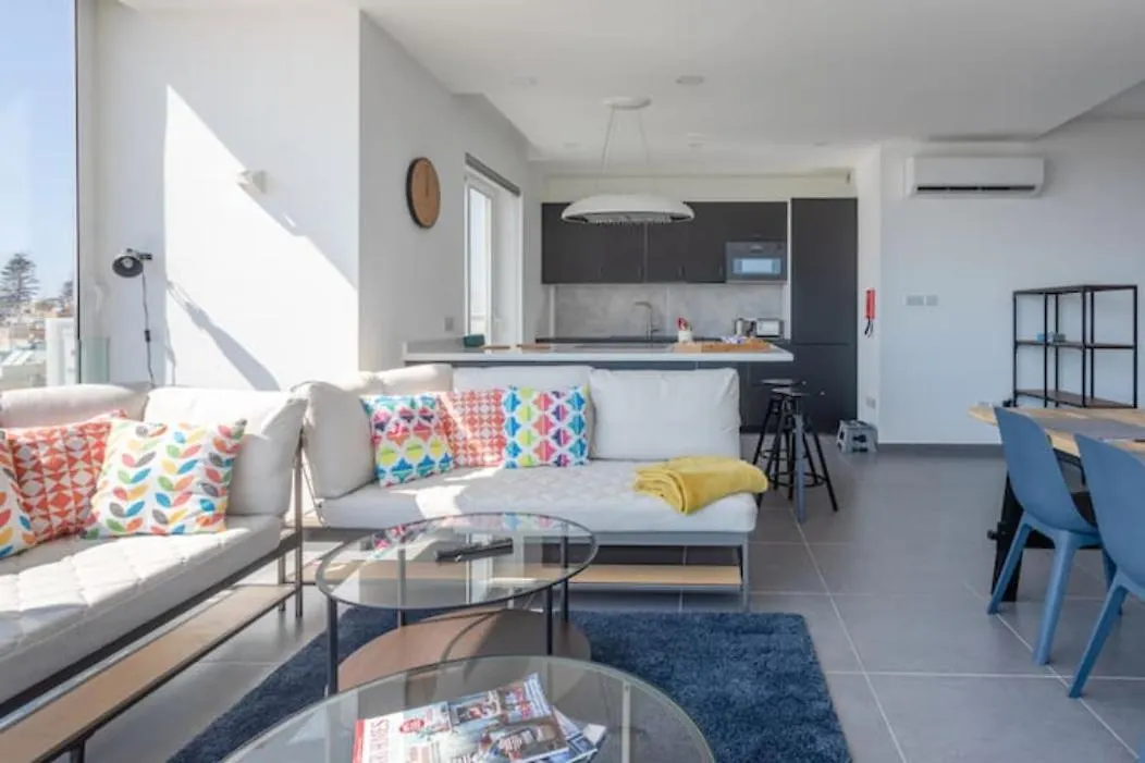 Luxury Central Hilltop Apartment With Great Views Naxxar